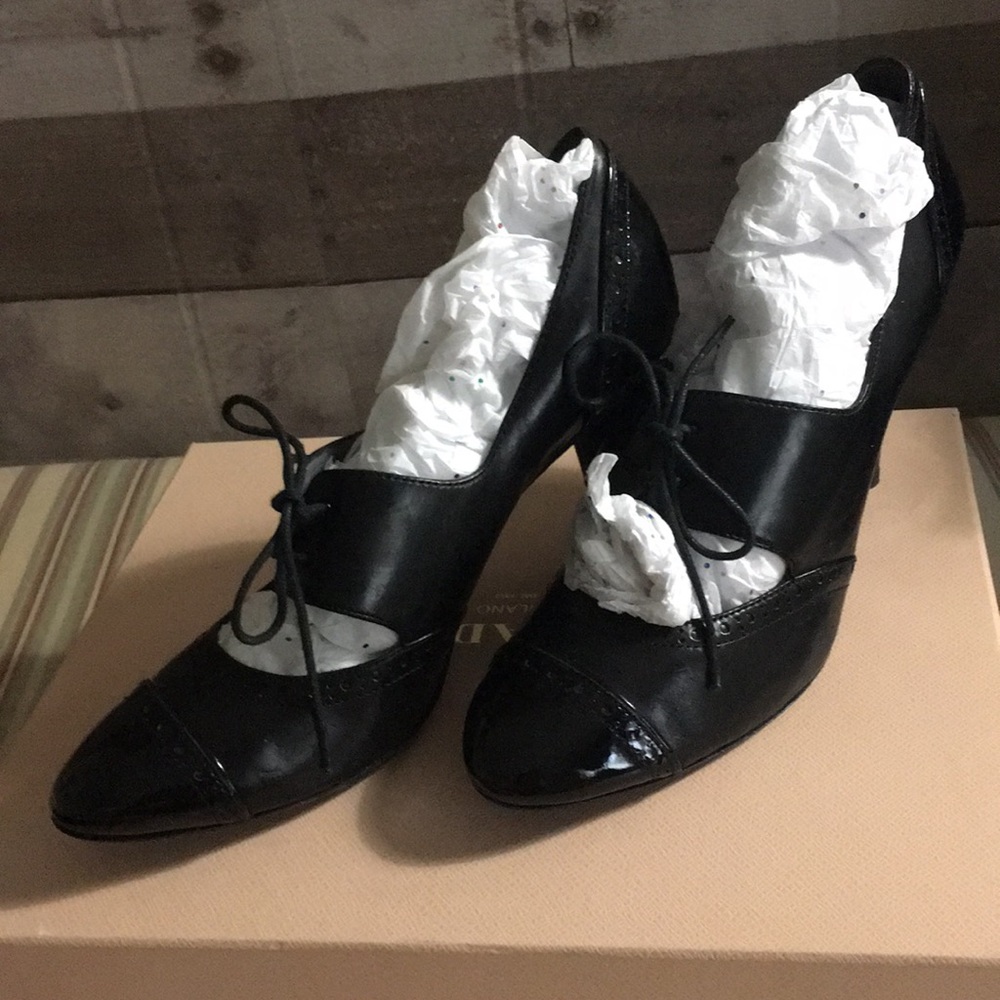 Via Spiga - Vintage Tuxedo heels
